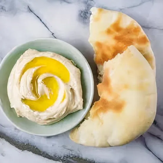 Small Hummus with one pita bread