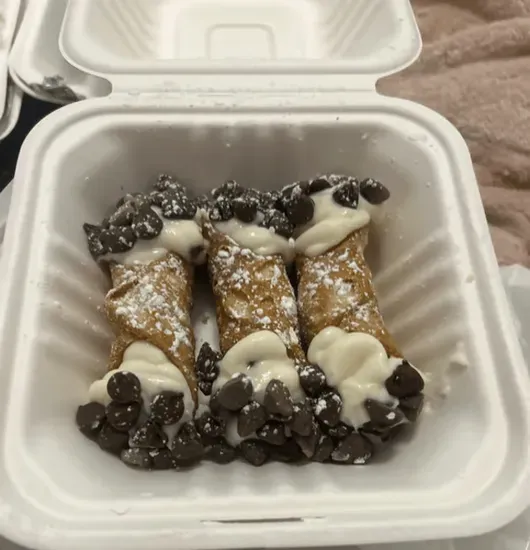 Cannoli.