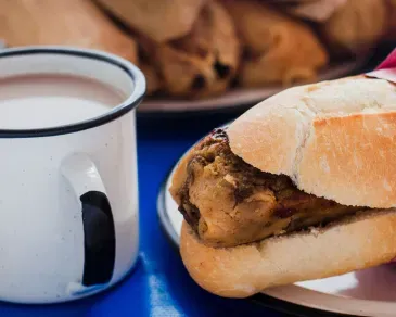 Guajolota & Bebida Caliente