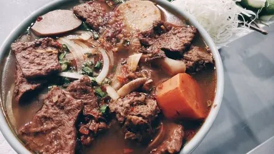 31. Braised “Beef' Noodle Soup (large size only)