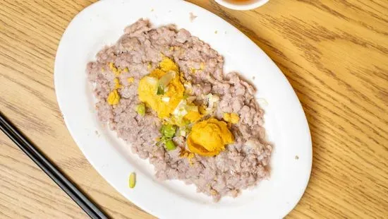 咸蛋蒸肉饼 / Steamed Minced Pork with Salted Egg