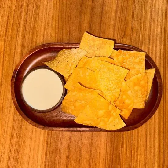 Queso Dip & Chips