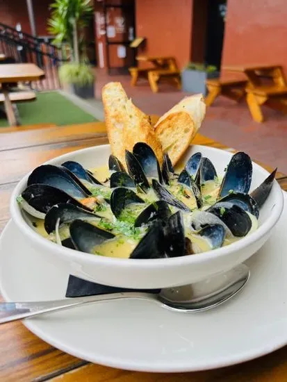 Steamed Mussels