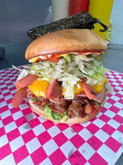 Hamburguesa Estilo Juárez con Colita de Pavo