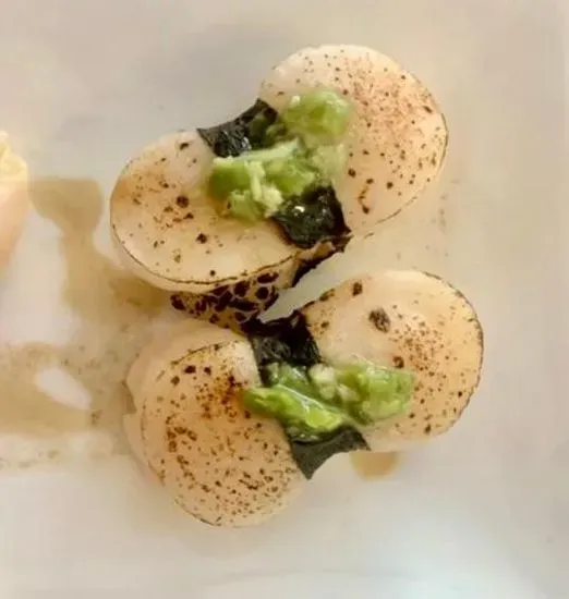 Jumbo Scallop (Seared) Sushi (1pc)