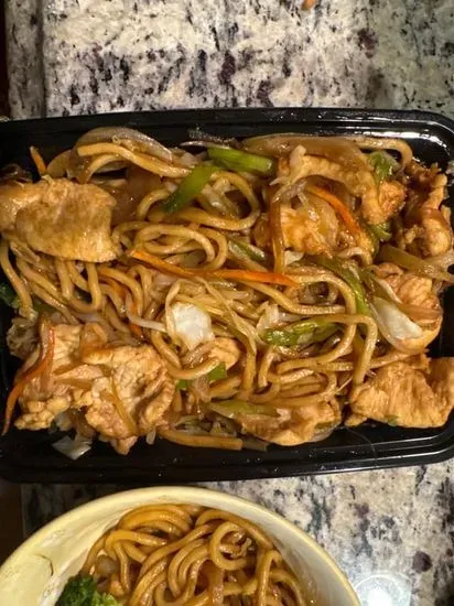 Chicken Lo Mein