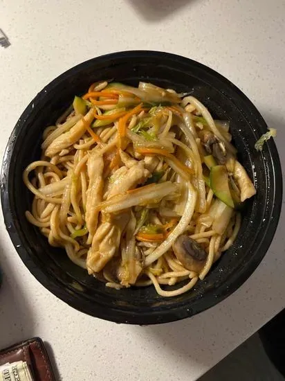 6. Chicken Stir-Fried Hand Noodles / 雞肉炒麵