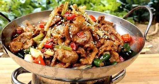 B8. Dry Hot Beef (Spicy) B8.干锅牛肉(辣)