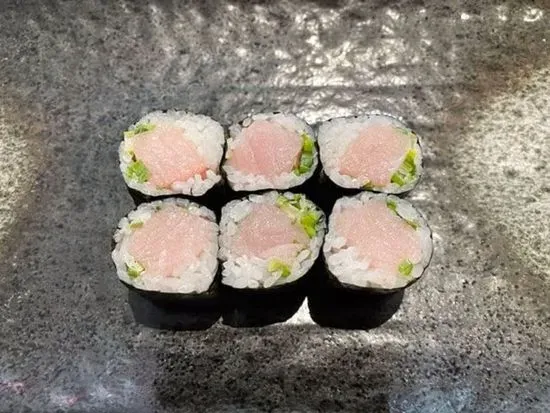 Yellowtail Scallion Roll