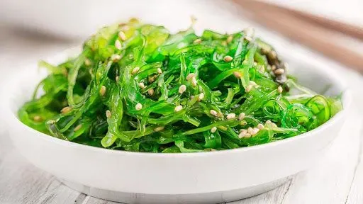 Japanese Seaweed Salad - Gluten Free Vegan Wakame Salad