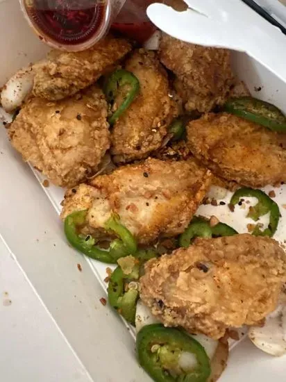 13. Salt & Pepper Chicken Wings (8 Pieces) / 椒鹽雞翅