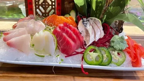 Sashimi Lunch (With Set Appetizer)