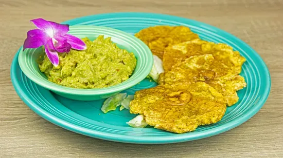 Tostones con Guacamole