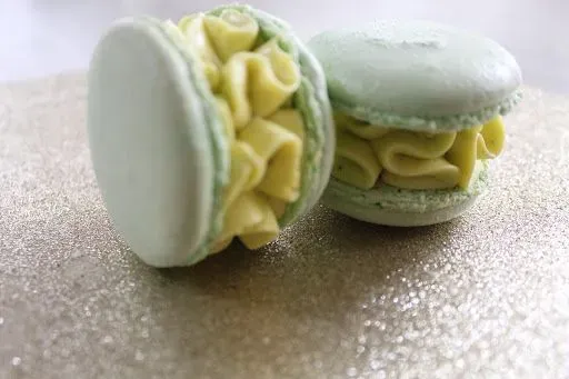 Pistachio Macarons 15ct