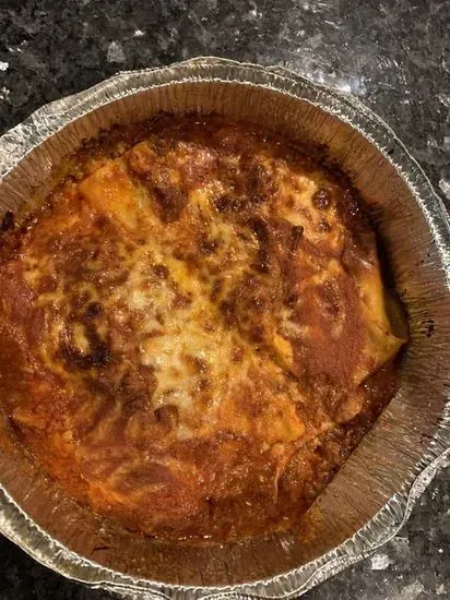 Lasagna w/ garlic bread