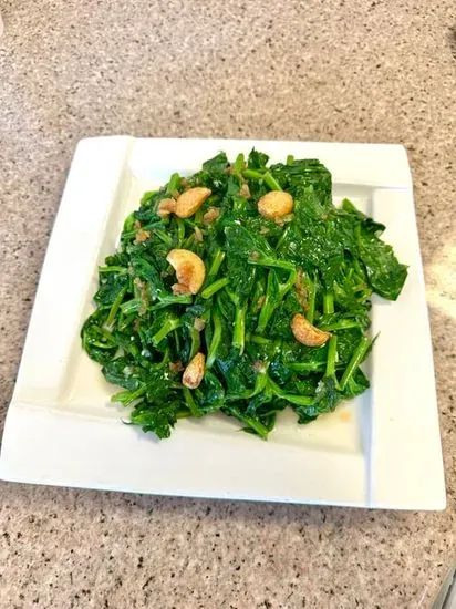 Stir Fried Snow Pea Leaves with Garlic/ Lá Đậu Xào Tỏi