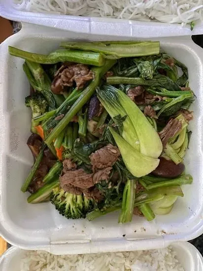 Beef Sautéed with Mixed Veggies / Bò Xào Rau Cải