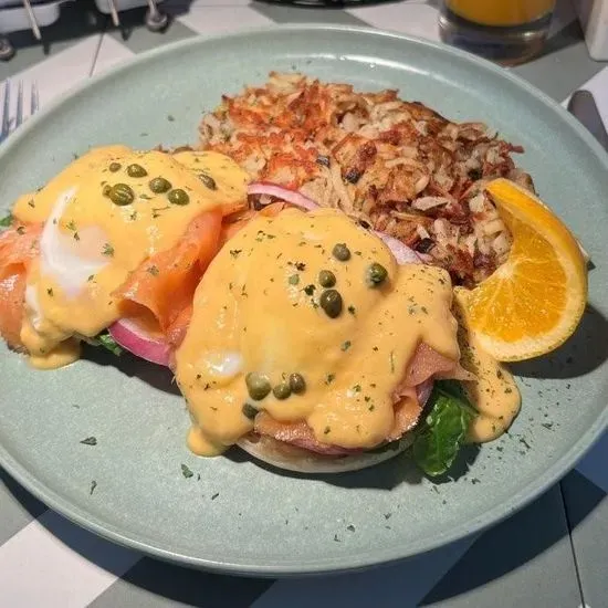 Smoked Salmon-N-Eggs Benedict