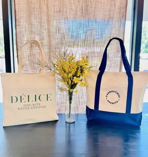 Beige-Blue Une bouchée Tote Bag