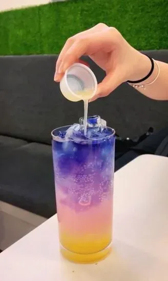 Strawberry Galaxy-Ade