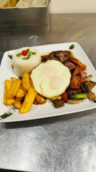 Lomo Saltado a Caballo