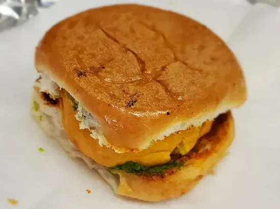 Vada Pav (1 PCS)