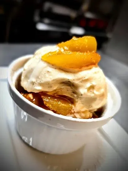 Peach Cobbler À La Mode