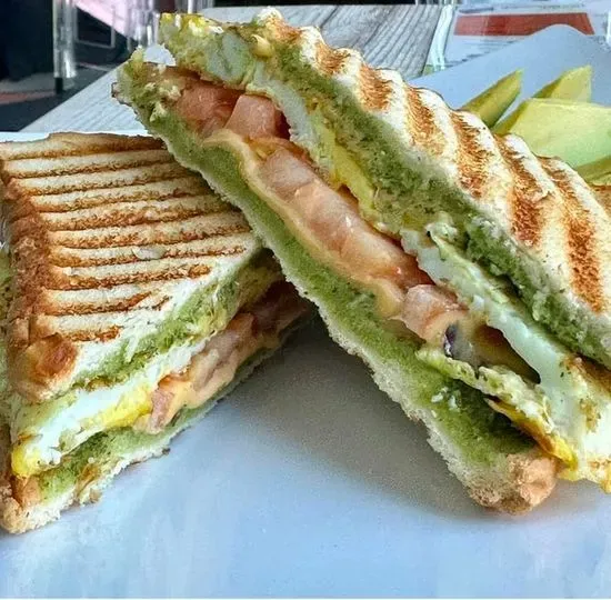 Pesto Eggs Sandwich