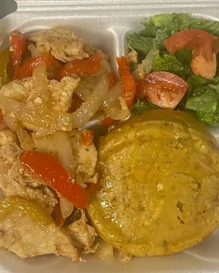 Mofongo de Pollo (Pechuga) / Chicken Mofongo (Breast)