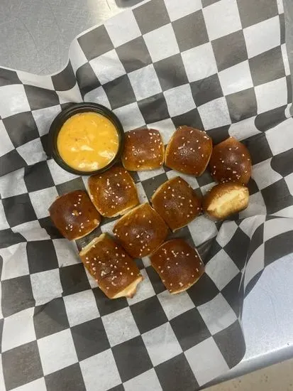Pretzel Bites with Sauce