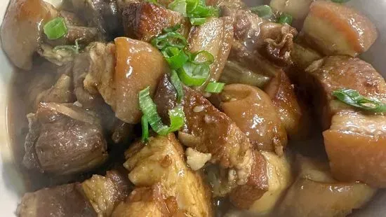 B8. Braised Pork Braised in Brown Sauce / B8. 毛式红烧肉