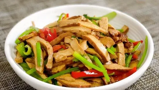 L6. Sautéed Celery with Dried Tofu Slices / L6. 芹菜炒香干