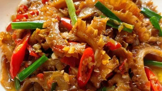 E9. Stir Fried Beef Tripe / E9.火爆牛肚