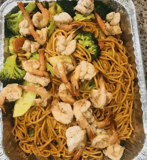 Spice Garlic Noodle With Seafood And Vegetable