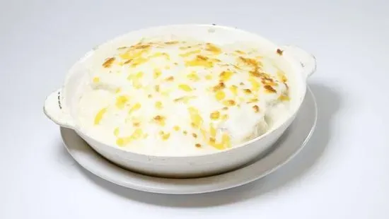 D3. Baked Seafood with White Sauce over Rice / Spaghetti