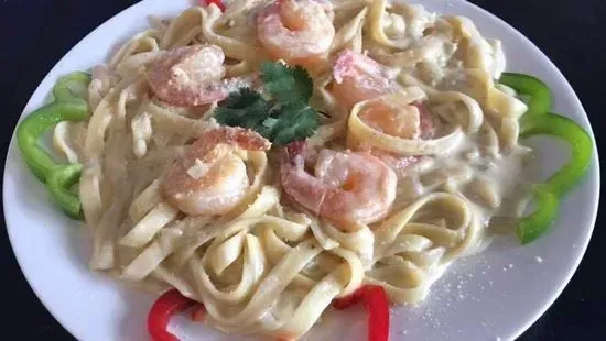 Pasta Alfredo con Camarones