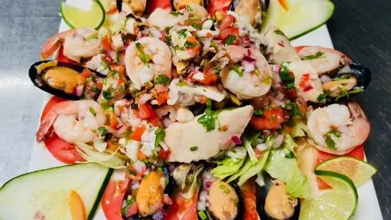 Ensalada de Mariscos con Langosta