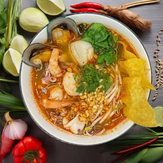 TOM YUM NOODLE SOUP