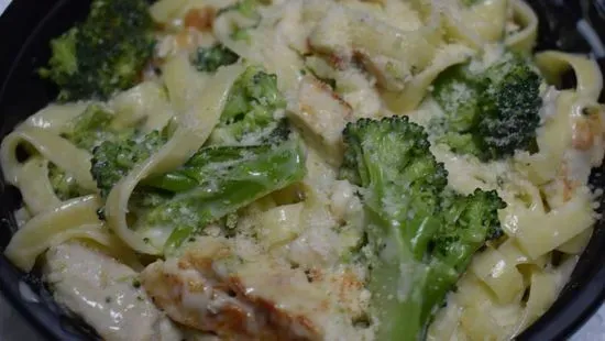 Chicken & Broccoli Fettuccini Alfredo