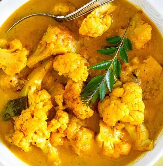 Cauliflower Mango Curry