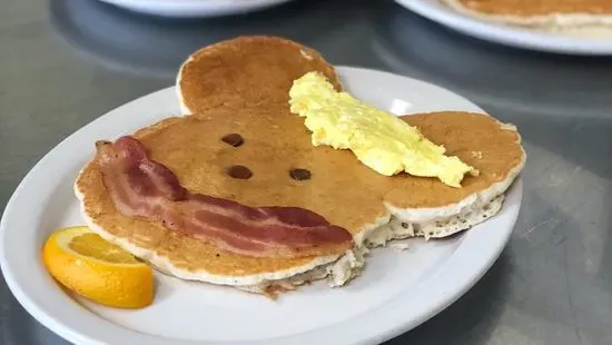 Kids 1 Pancake With 1 Egg & 1 Strip of Bacon