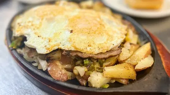 Steak & cheese skillet