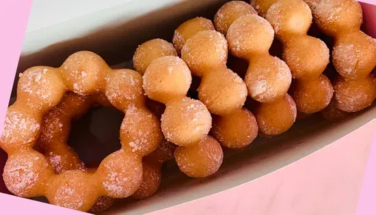 Box of 8 Funnel Mochi Donuts