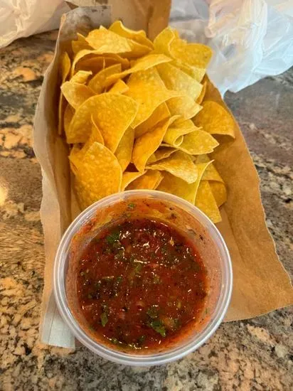 LARGE CHIPS AND SALSA