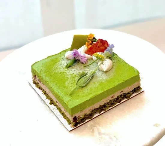 Matcha Strawberry Cake | 4-inch square