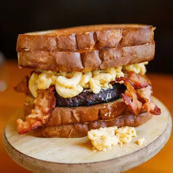 MAC AND CHEESE BURGER