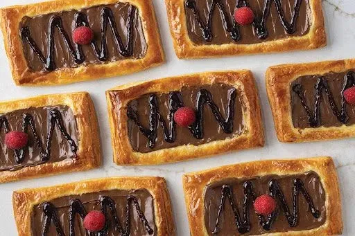 Pizzetta With Raspberry & Nutella