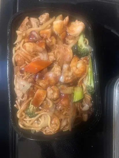 Chicken & shrimp lomein