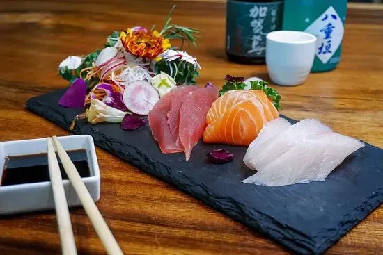 Sashimi Appetizer (8 Pcs)