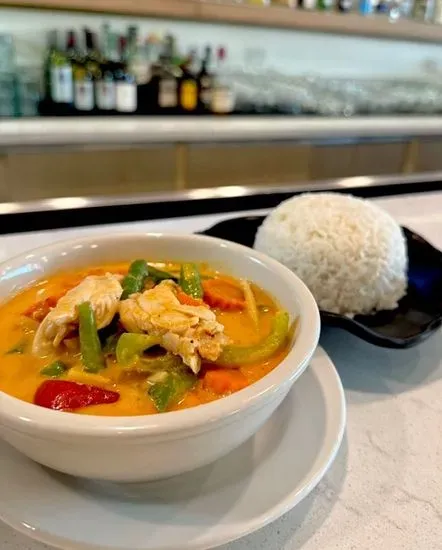 L8. Siam Red Curry